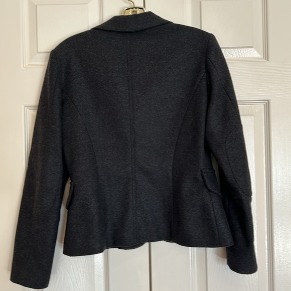 Italian designer  Grey Jacket with Attachable b&w shirt trim faux fur collar - Picture 3 of 13